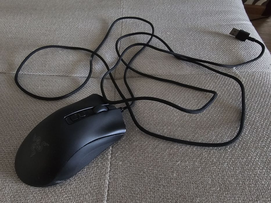 Razer DeathAdder V2 — игровая мышь