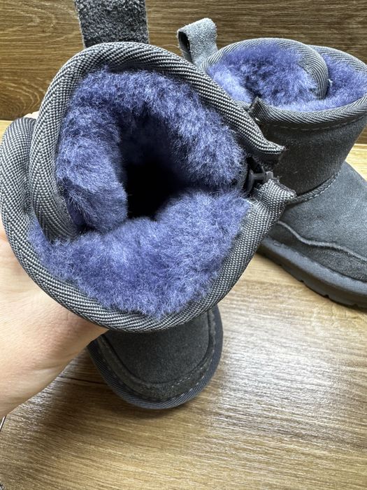 Продам зимнюю обувь детскую