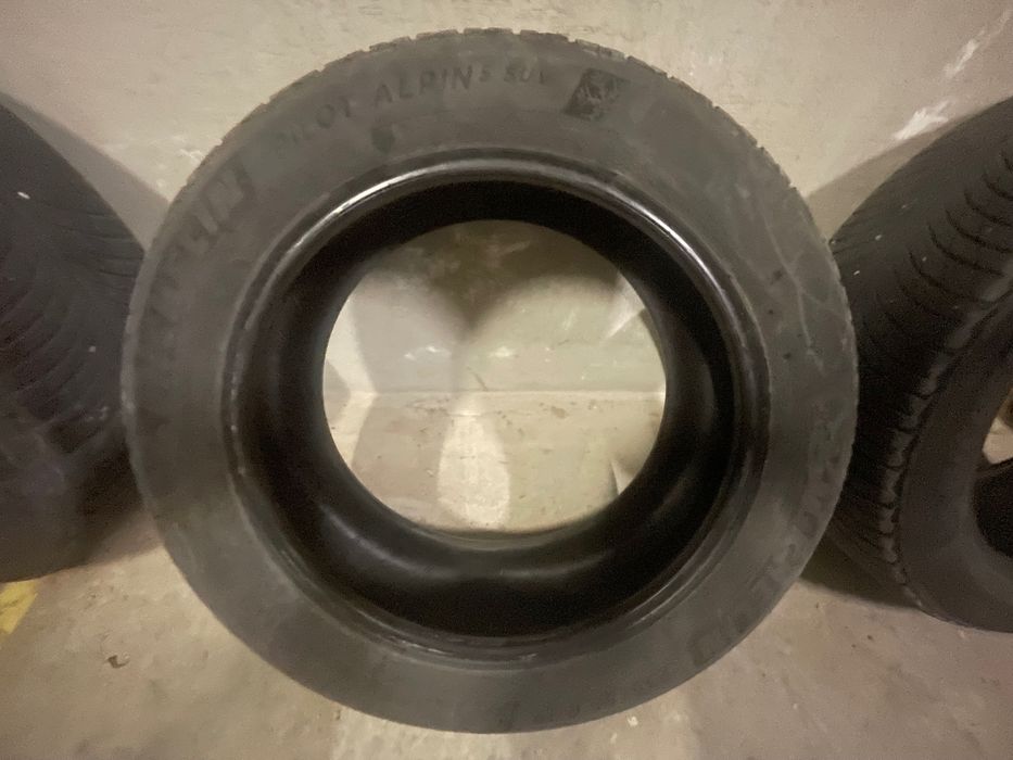Продавам зимни гуми за кола Michelin 235/55 R19