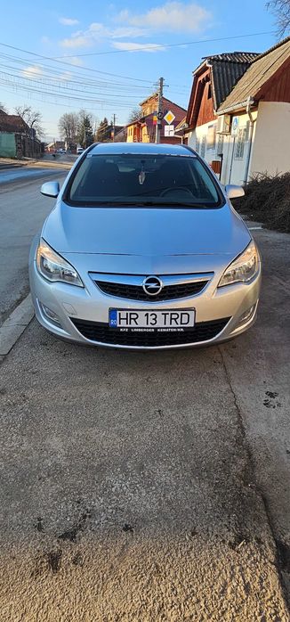 De vânzare opel astra j