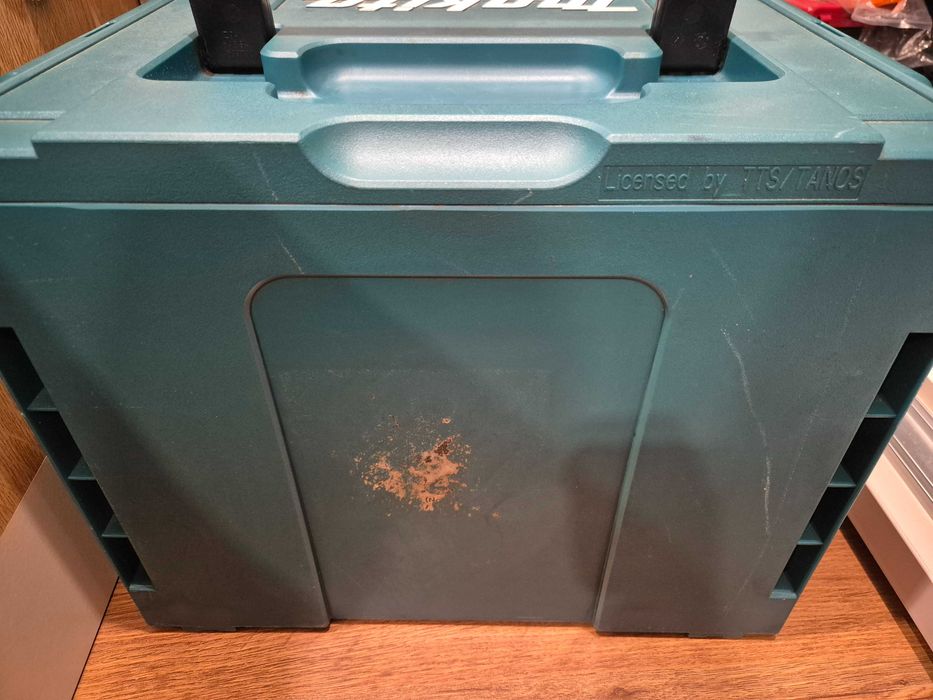 Макита акумулаторен безчетков перфоратор 18V Makita DHR243 с куфар Макпак 4 Makpac 4