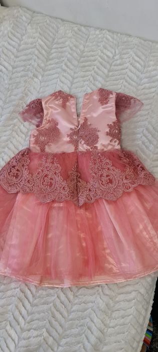 Set rochite mama -fiica,purtata o singura data la botezul fetitei mele