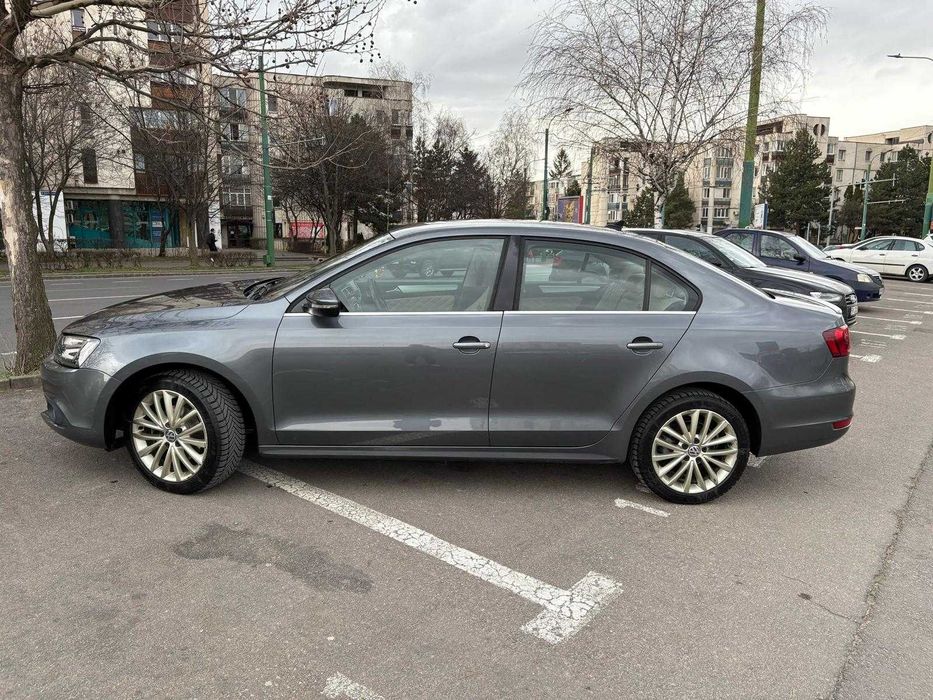 VOLKSWAGEN Jetta 2013 — imagine 4