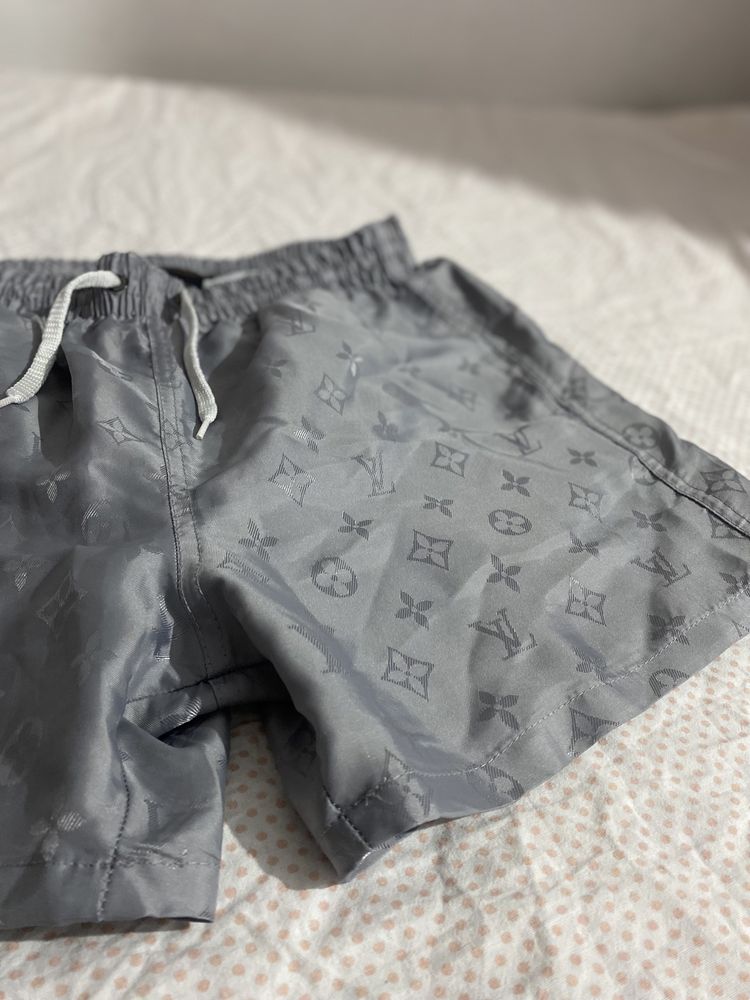 Louis Vuitton - Monogram Reflective Shorts гр. Бургас Ветрен • OLX.bg