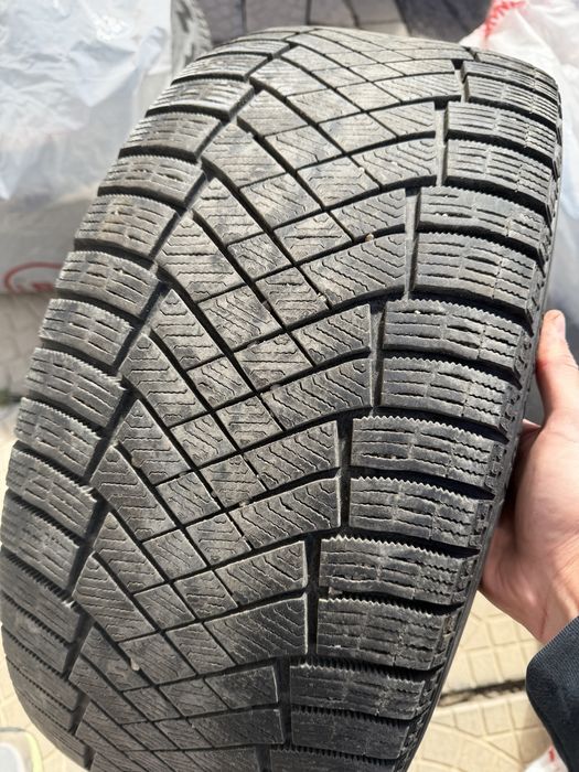 Зимни гуми Pirelli Ice Zero 255/45/20