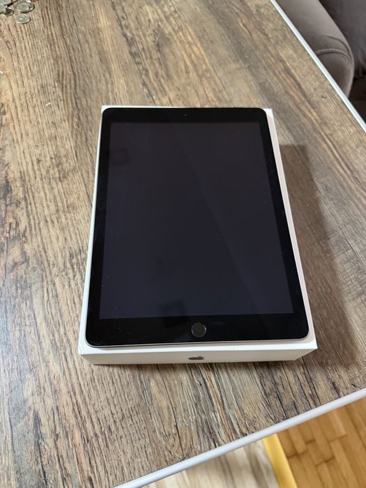 Ipad 5-th Gen. Space gray Wi-Fi + Cellular