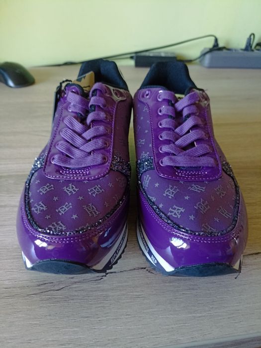 Чисто нови обувки на ,  Replay