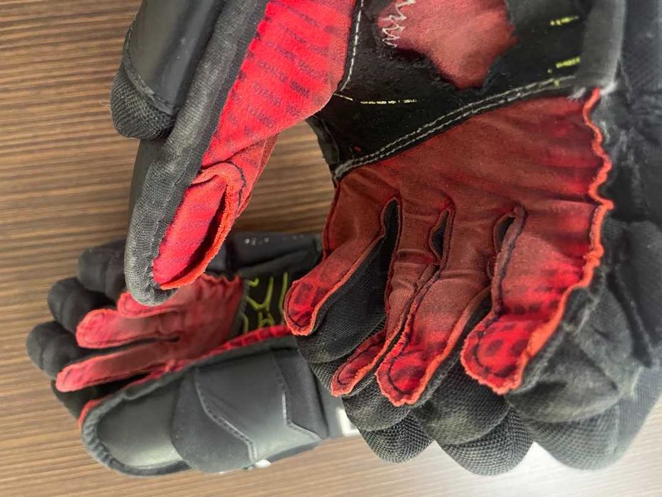 хоккейные перчатки Bauer Vapor