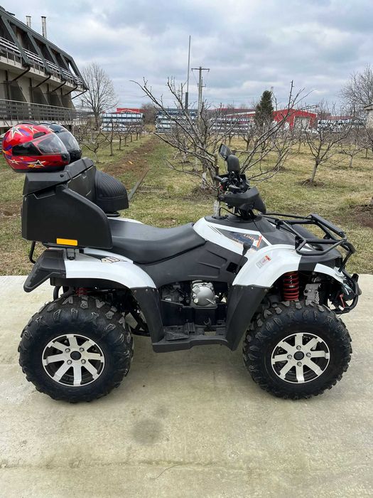 ATV -Motociclu-întreținut impecabil