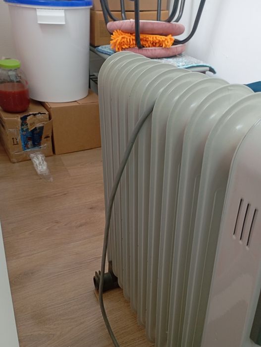 Продам масляный электрообогреватель