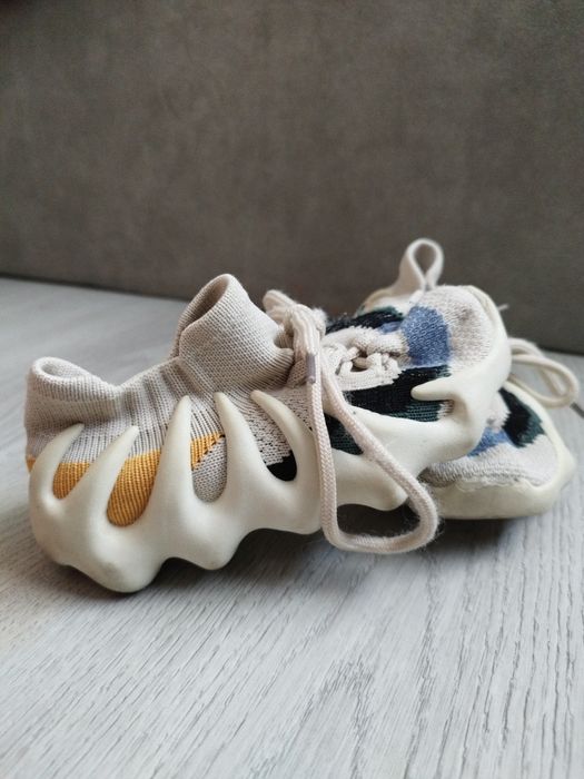 Vând încălțăminte băiat