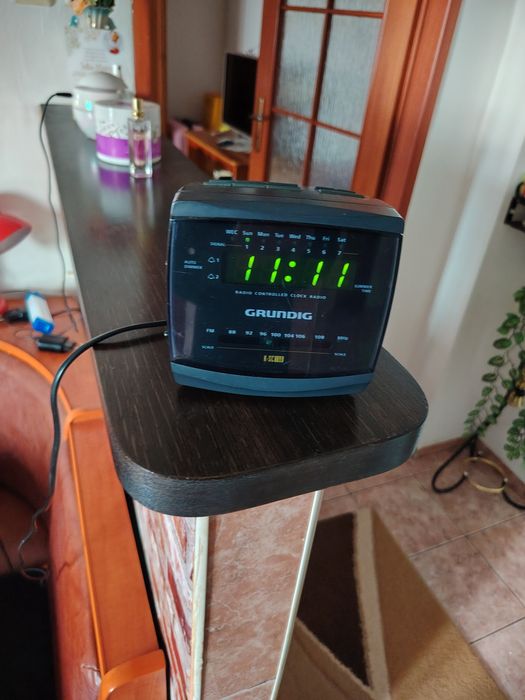 Vind radio selena grunding cu ceas