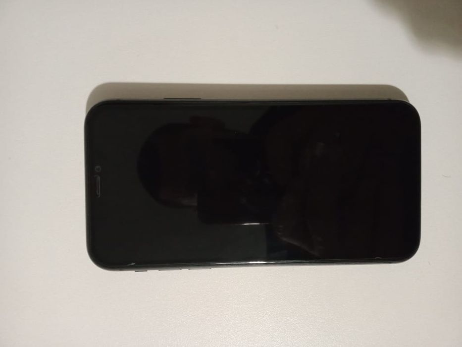 Продам Айфон 11 64 гб