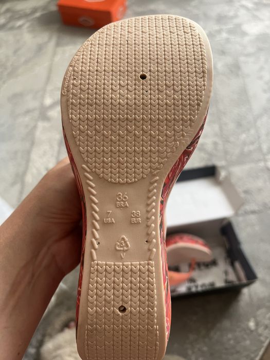 Продам Красивые шлепки