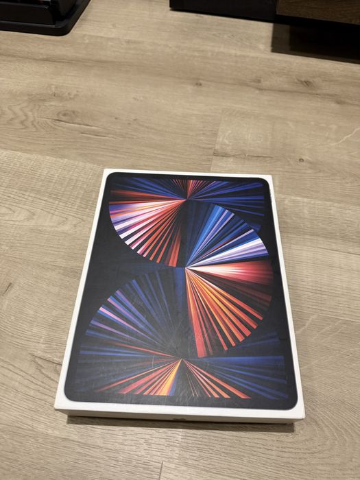 Продам ipad pro 12.9 дюймов, М1