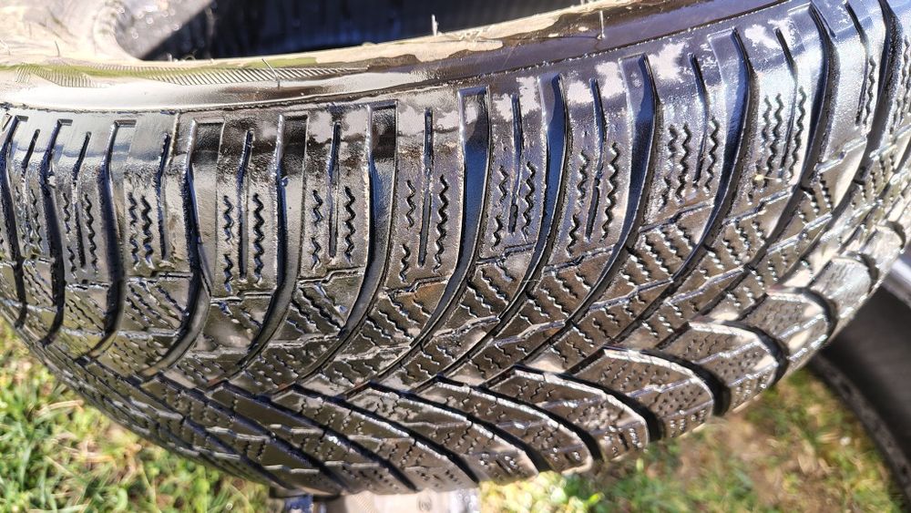 Cauciucuri iarnă  205/60/R16