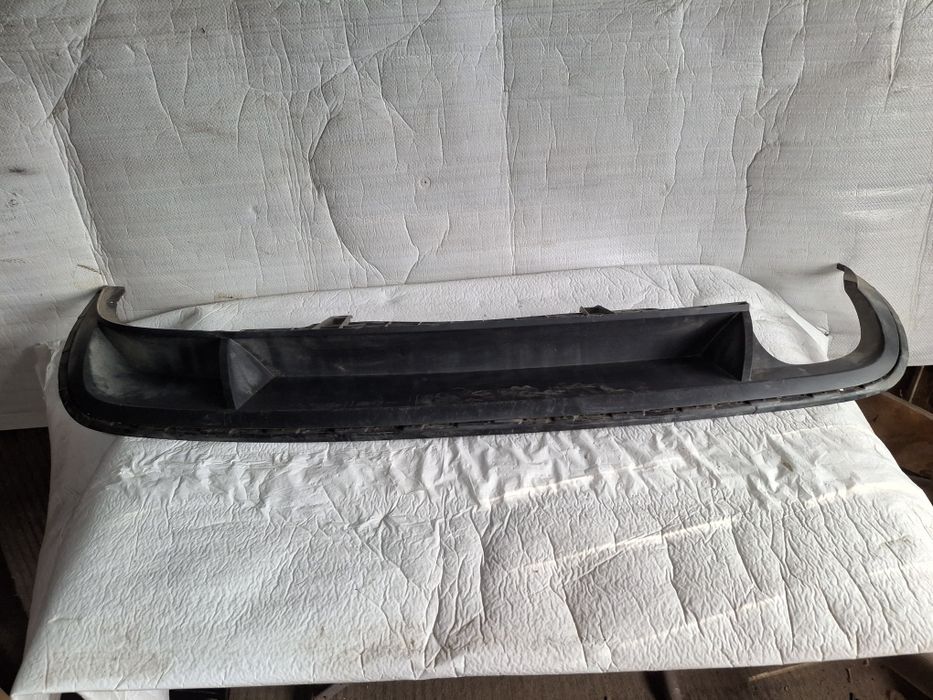Spoiler/ Fusta bara spate Vw Passat B7 4 motion