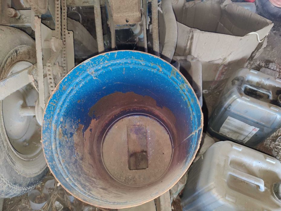 vand 2 semanatori si 1 utilaj de ierbicidat