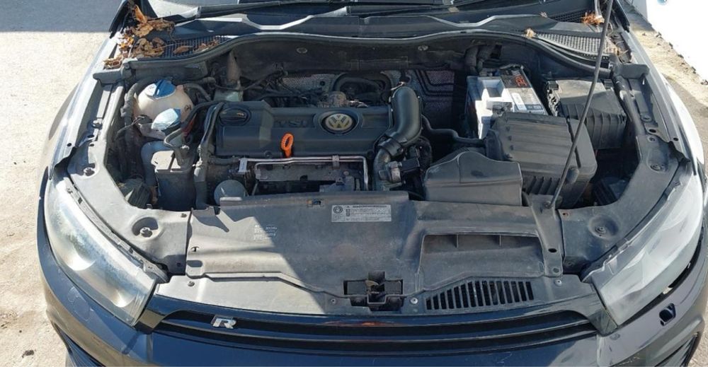 За Части Volkswagen Sirocco 1.4tfsi 2010g ръчка код мотор CGG
