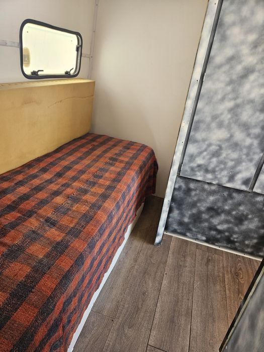 Rulota caravana inmatricilata RO Gata de pescuit are 645 kg