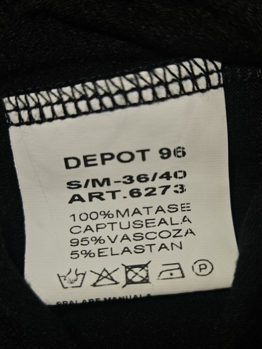 Vand rochie silk 100 % matase Depot 96 cu dantela  la baza si pe maneci