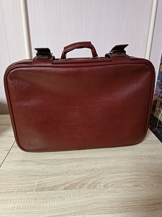 Чемодан кожаный советский