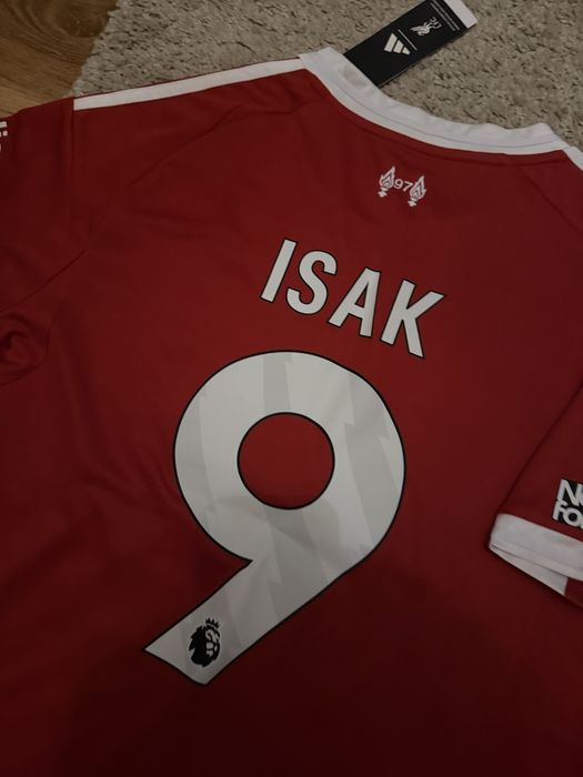 Tricou Isak liverpool