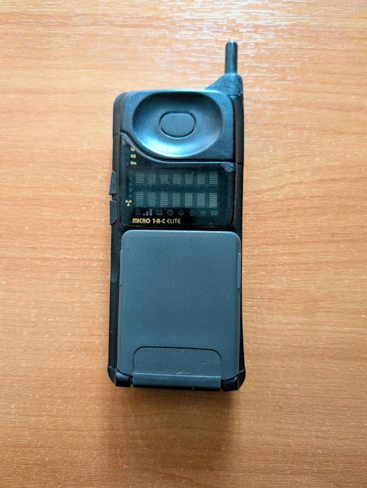 Ретро телефон Motorola MicroTAC Elite (1994) – В коллекцию