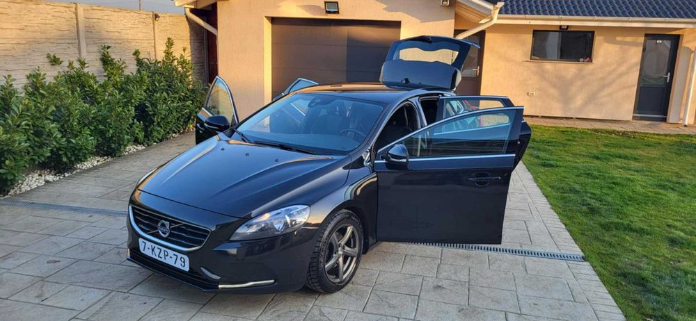 Volvo V40 Model R-Design