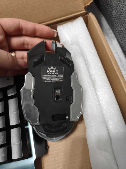 Set Tastatură Mouse GamingMouse pad Wireless,Backlit, Rezistent la Apă