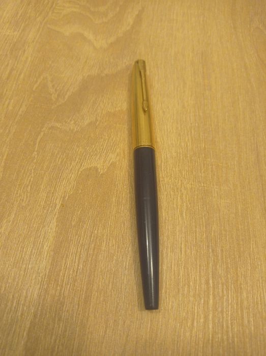 Stilou Parker penita aur 14 K