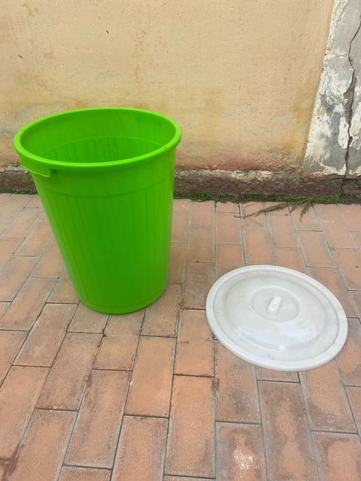 Ведро мусорное примерно 50 литров