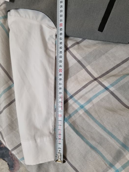 Официален костюм