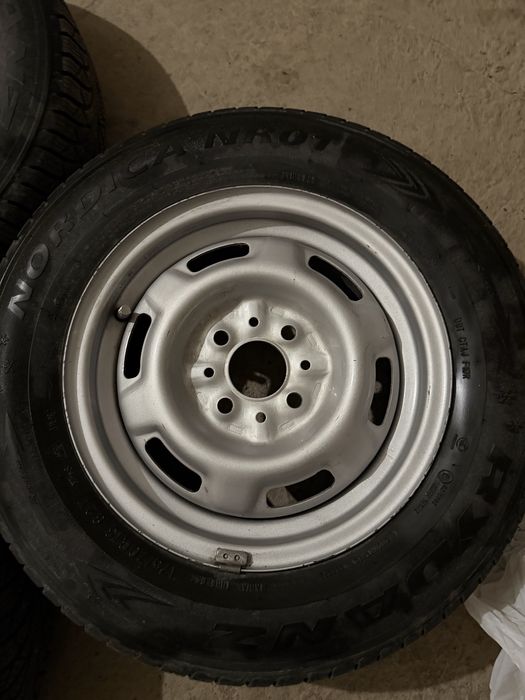 175/70/13 зимные почти новый