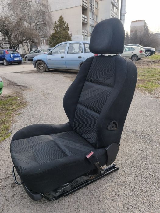 Продавам седалки за Peugeot 307