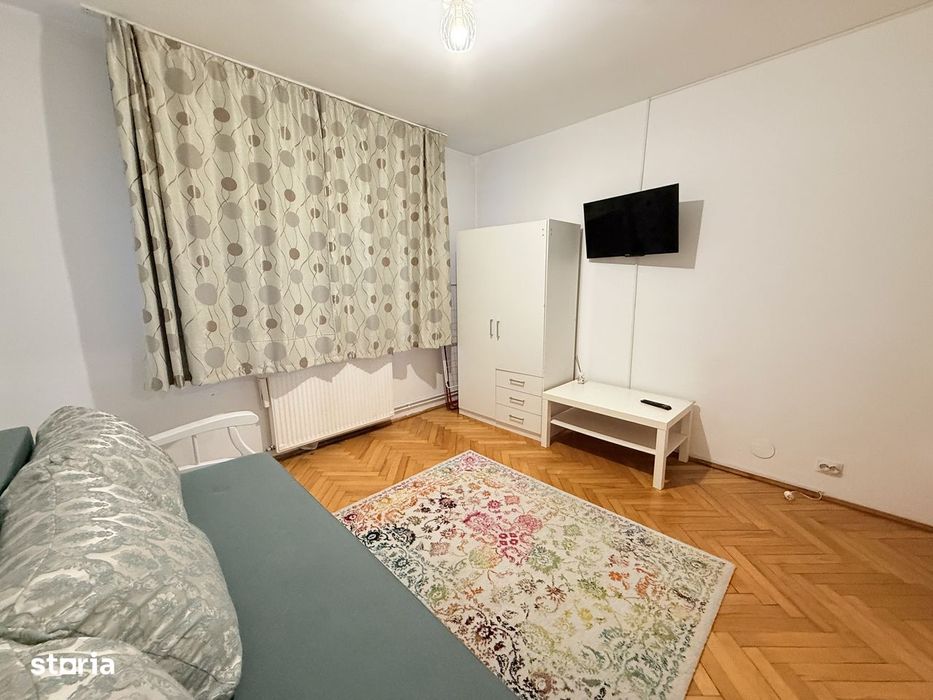 Inchiriez apartament cu 2 camere, decomandat in 7 Noiembrie, etaj 3