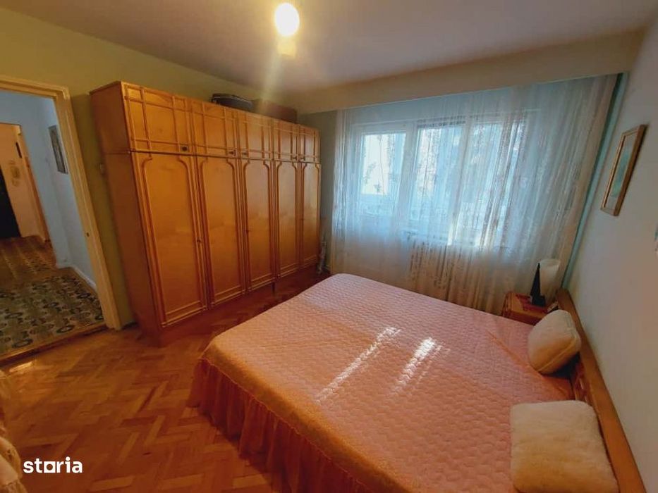 Apartament 3 Camere, 3 Balcoane, 84 mp total, etaj 3, lift nou, Manast