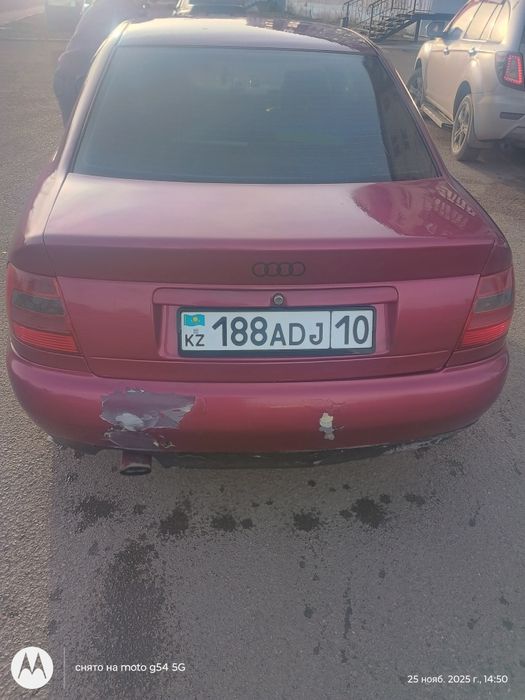 Продам Ауди А4 В5 1998год 1,6