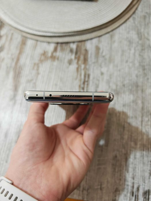 Vând Huawei mate 40 pro