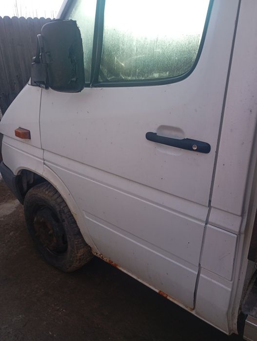 Vând sau dezmembrez sprinter 416