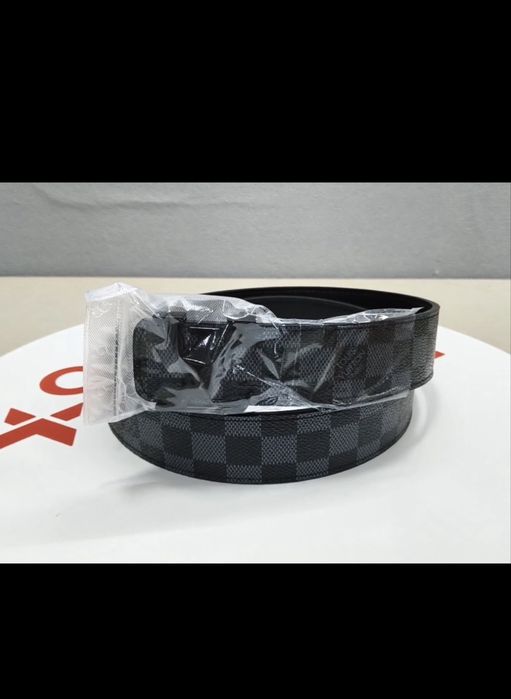 ЧИСТО НОВ!!Louis vuitton belt ( с кутия)