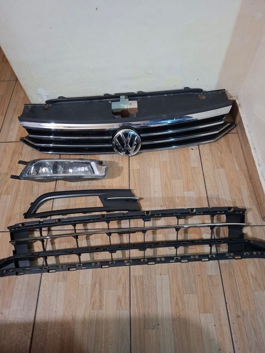 far bara  grila proiector vw Passat b8 2017