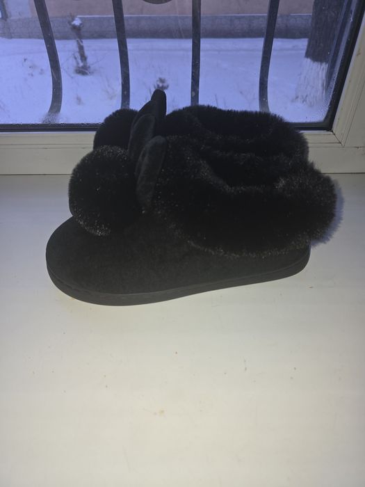 Продаю уги женские