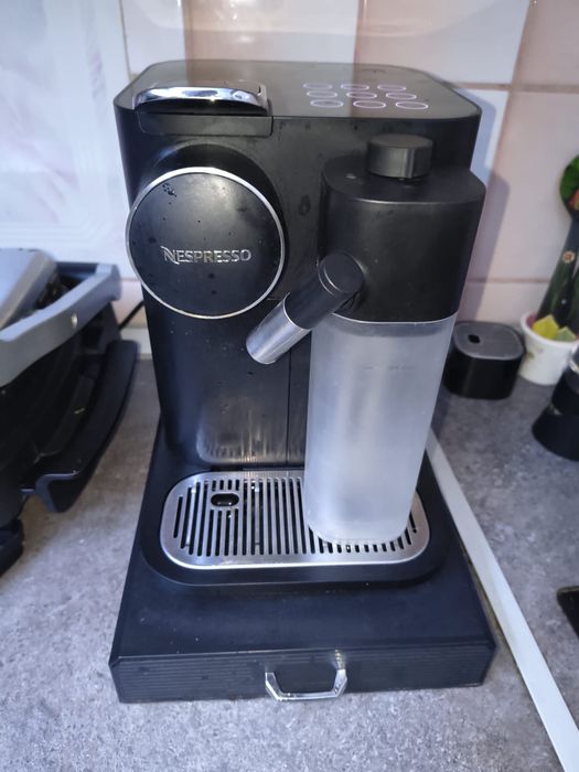 Espressor De‘Longhi Gran Lattissima