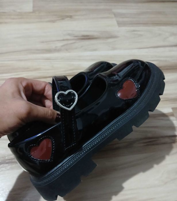 Pantofi usori pt.fete,frumosi,comozi mar.34(21,7 cm int)