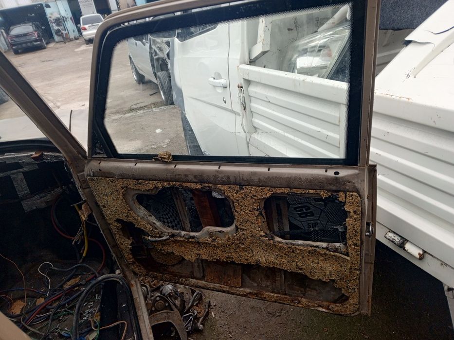 Продаются Двери ваз 2106