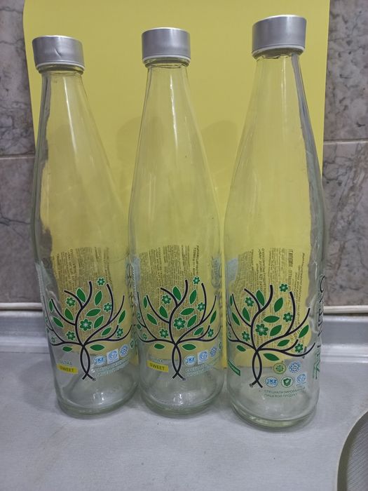 Бутылки с крышкой