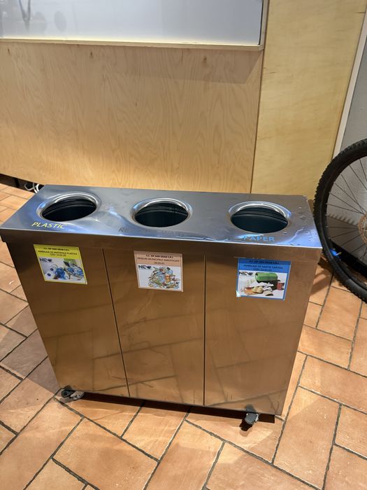 Cos de gunoi de inox noi noute