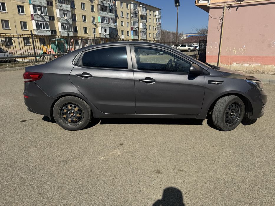 Продам киа рио 2016