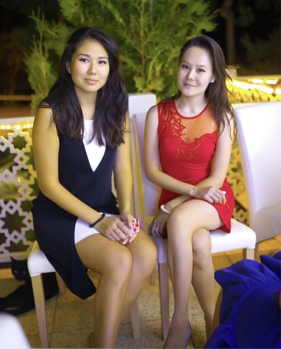 Платье красное